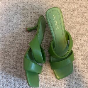 Anne Michelle Lime Green Square toed Heels